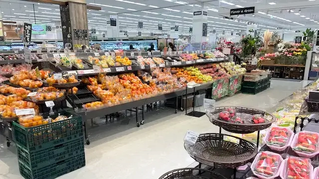 スーパーの果物売り場